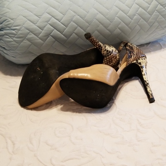 Heels - Picture 5 of 6